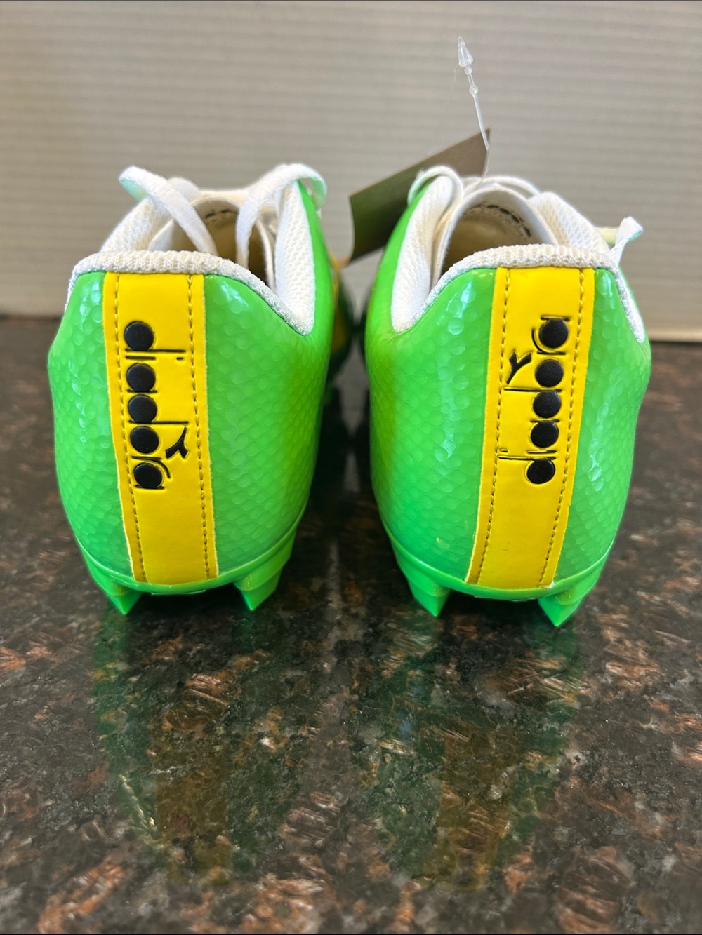 New Diadora Green & Yellow Kids Soccer Cleats size 5.5 - Picture 4 of 6